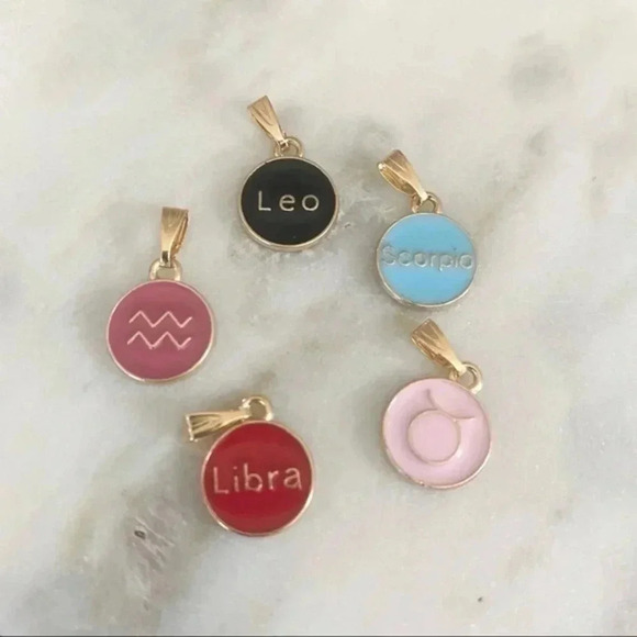 𝅺ZODIAC Necklace - Picture 6 of 6